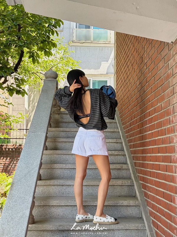 條紋挖背圓領長袖上衣